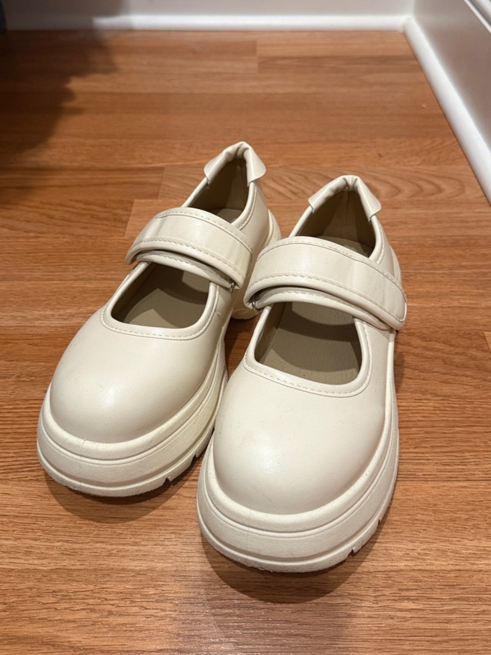 Kids Cream Mary Jane Strap Shoes